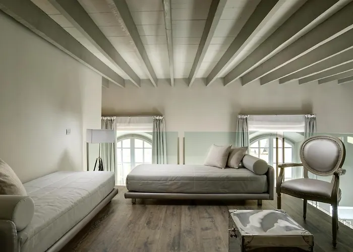 Strozzi Square Amazing House *