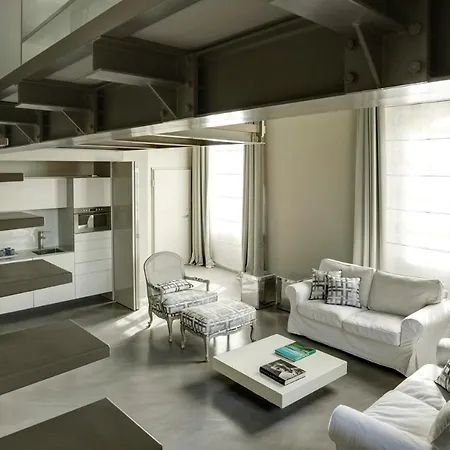 Strozzi Square Amazing House *